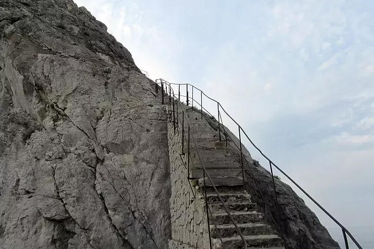 Лестница на Диву Лестница на скалу Дива