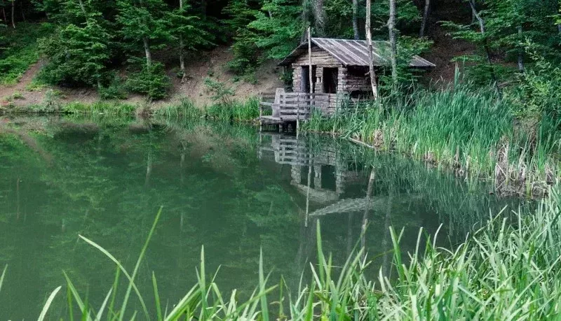 Домик на Черепашьем озере Ай-Петри