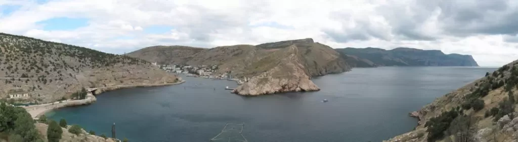 Вход в бухту Вход в Балаклавскую бухту фото