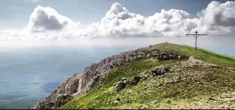 Горный массив Чатыр-Даг