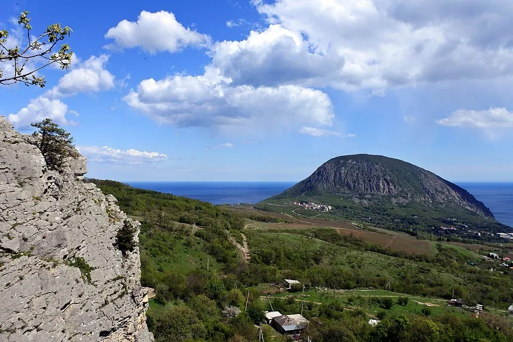 Гурзуфская долина у Красного камня Гурзуфская долина